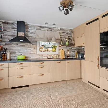 Idyllic House In 2 Bedroom