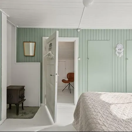 Дом отдыха Idyllic House In 2 Bedroom